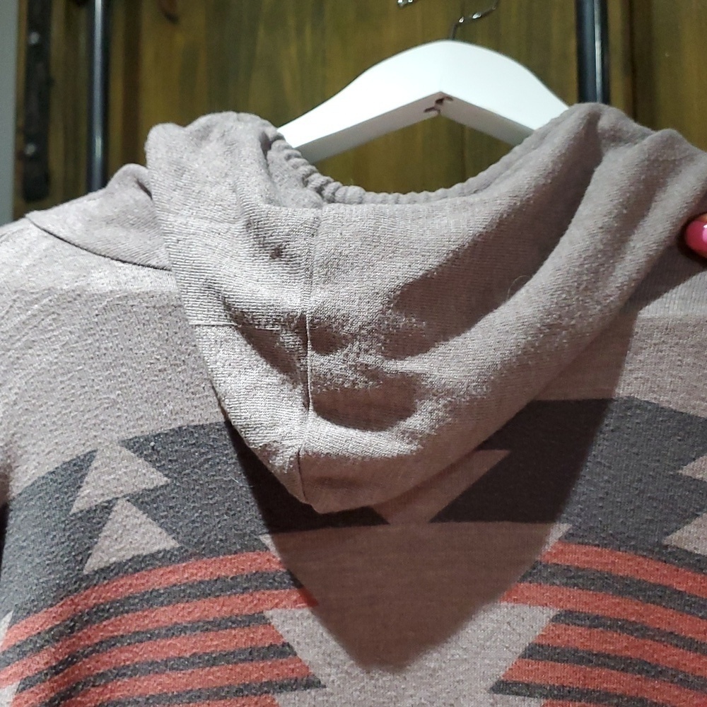 RUGGED TRIBAL HOODIE PULLOVER SWEATER W HANDWARMER SIZE LARGE - Picture 6 of 7